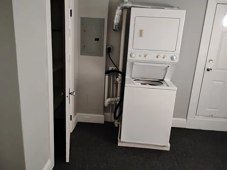 429 Manor St #4 — Photo 8