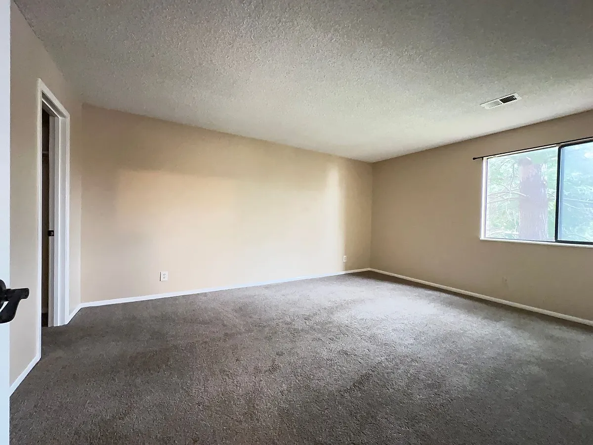 Building Photo - 12504 E Cornell Ave #202