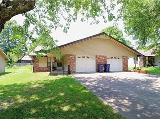 1118 Whipporwill Ln, Siloam Springs, AR 72761