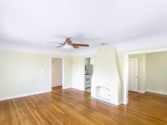 4th image of 1789 Beverly Dr