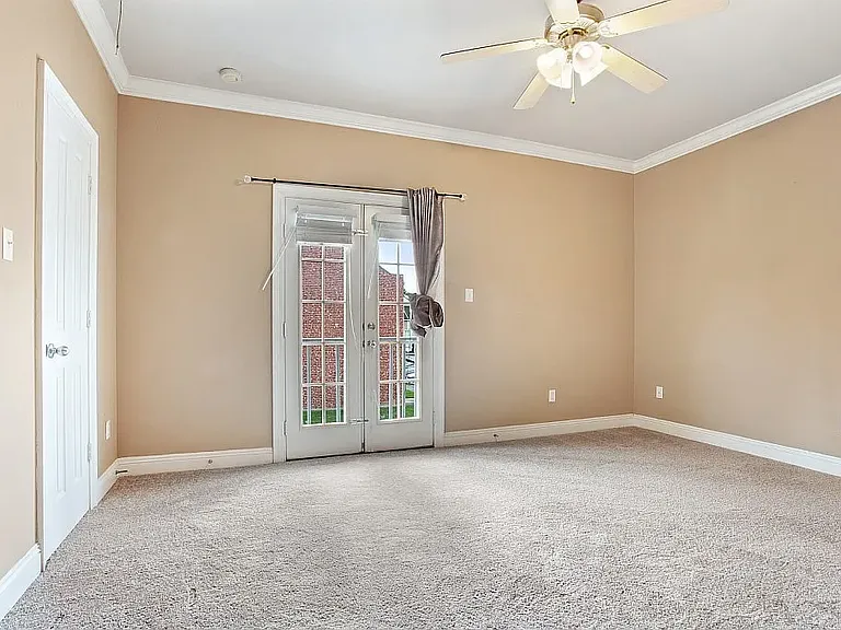 5234 Arlington Ct — Photo 2