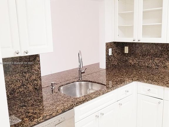 5th image of 1915 Brickell Ave APT C405