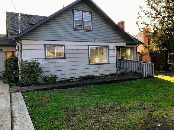 2nd image of 631 NE Alameda Ave