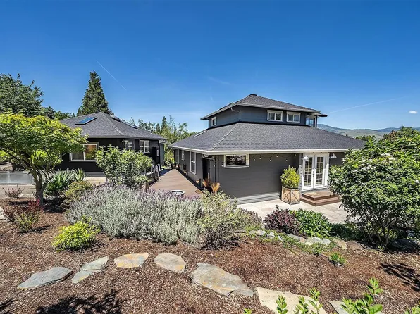 1595 Peachey Rd, Ashland, OR 97520