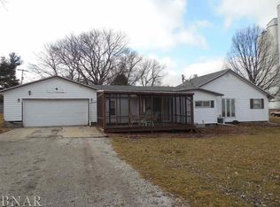 302 W Pine St, Le Roy, IL