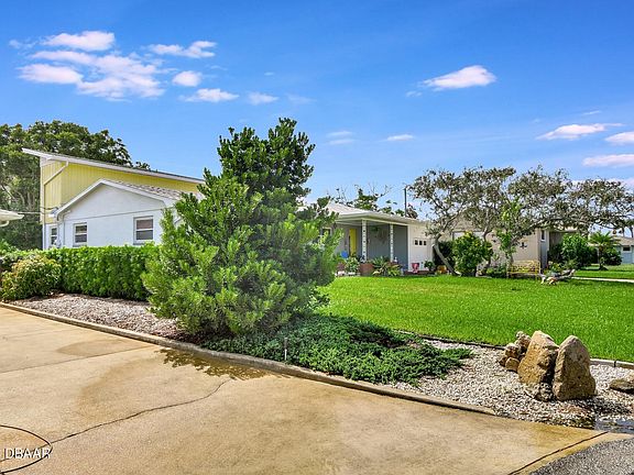 3rd image of 5 Granville Cir