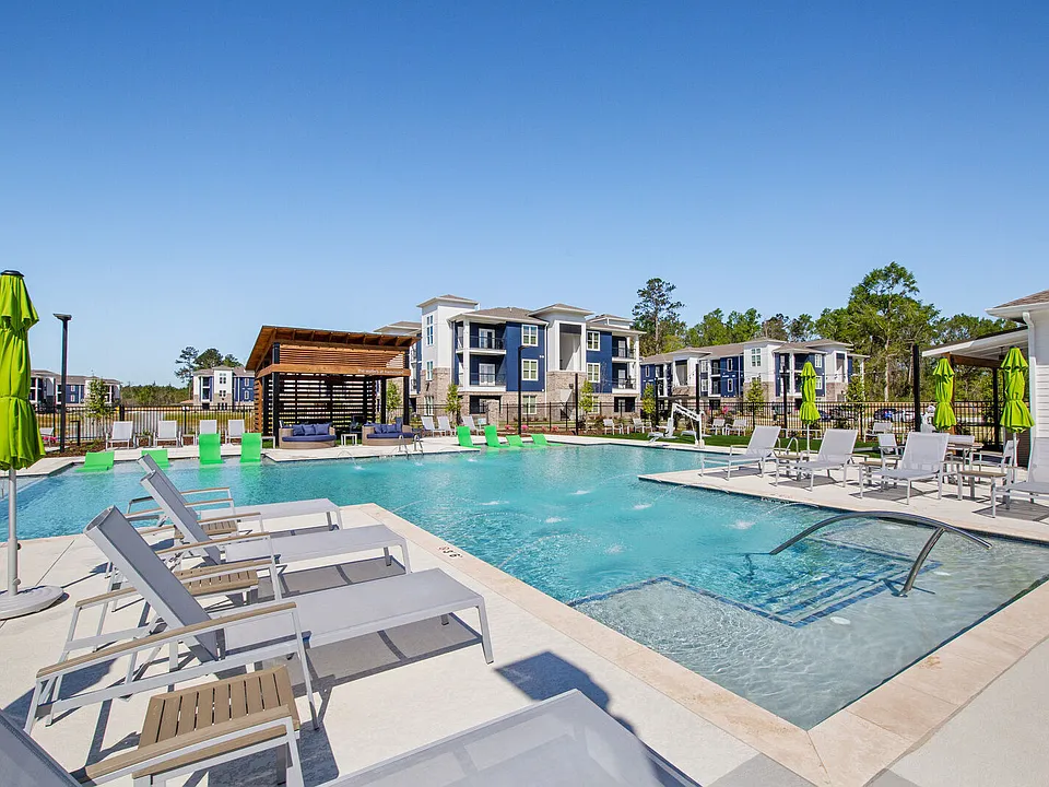 The Waters at Hammond apartments community photo