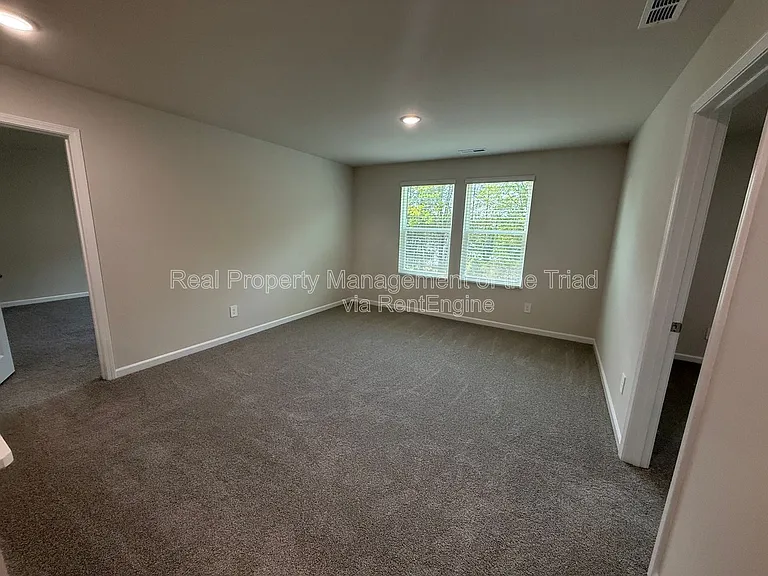 2215 Cherry Creek Rd — Photo 17
