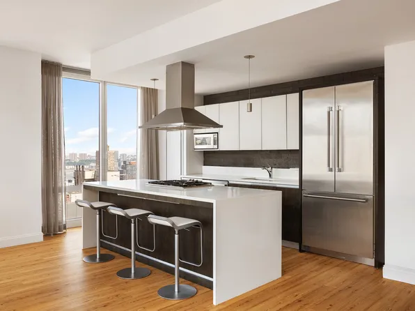 247 West 46th Street 3103 image 3 of 13