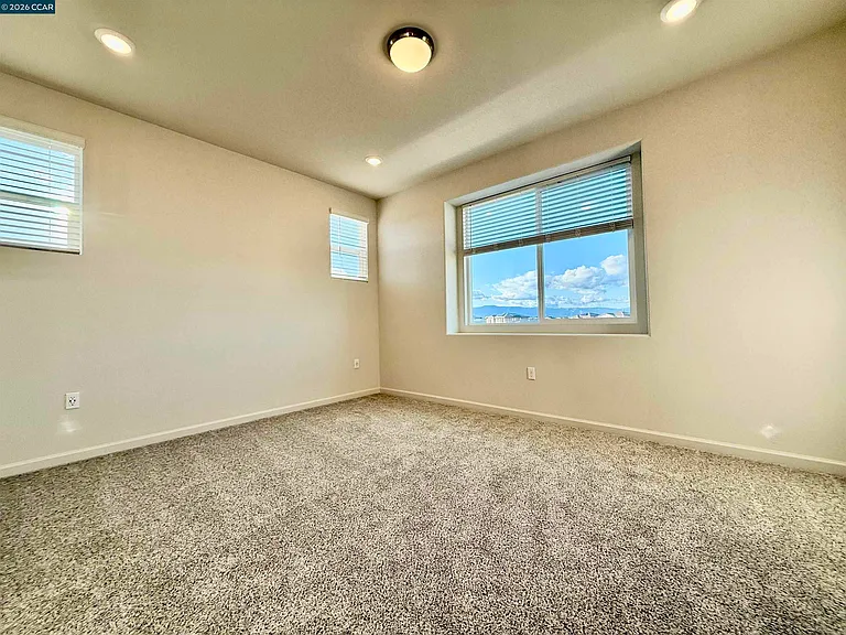 626 Shefford Dr — Photo 9
