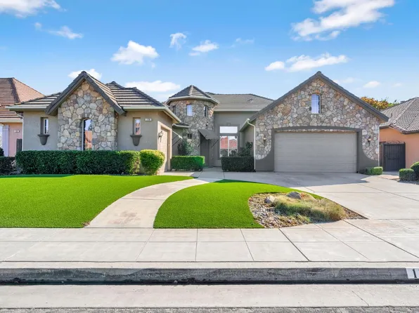 138 W Athens Ave, Clovis, CA 93611