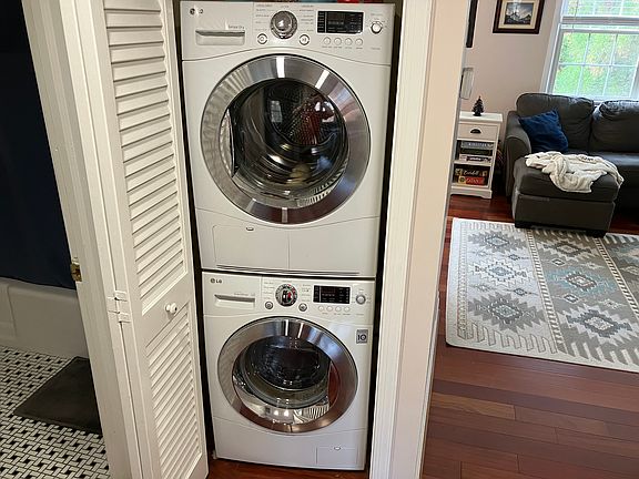 4th image of 1111 N Pitt St APT 2C