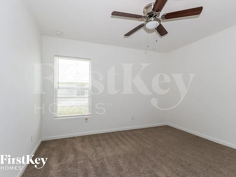 1682 SW Crawford Ave — Photo 11