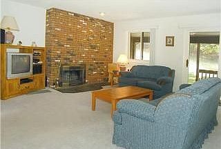 4th image of 1105 Summer Hill Dr