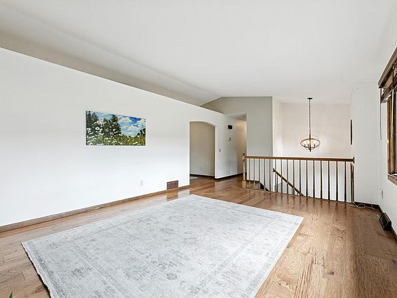 4th image of 6449 Zealand Ave N