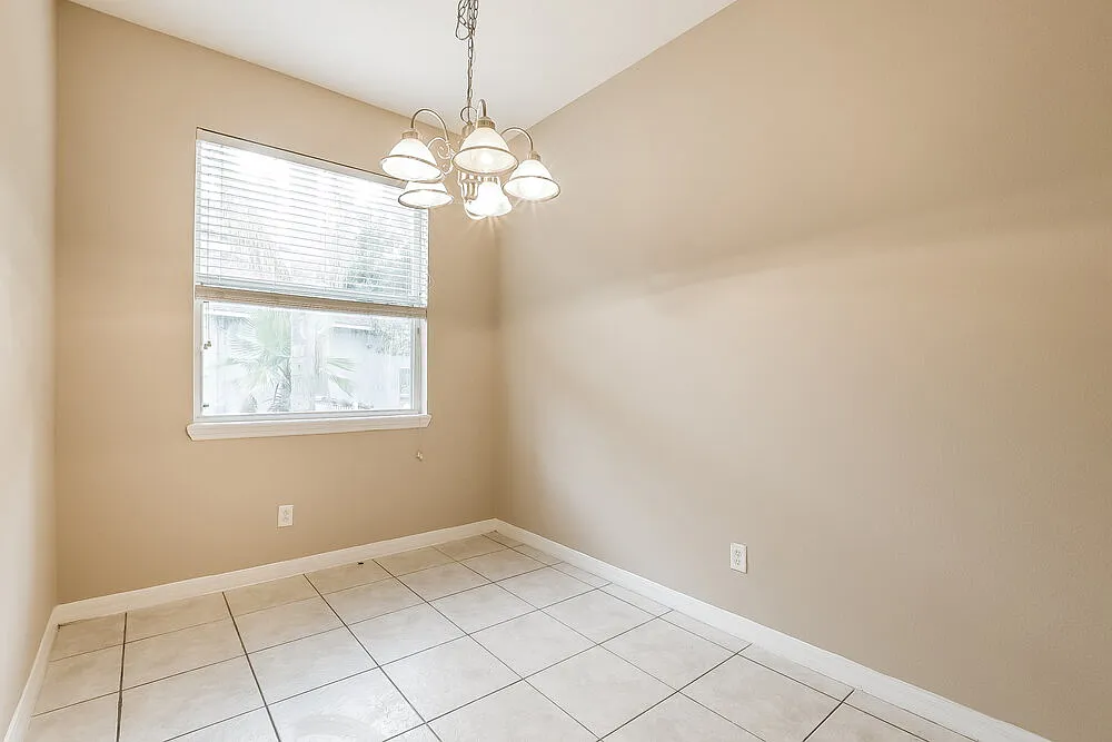 4 bed, 2.5 bath, 1858 sqft, $2,375 — Photo 4