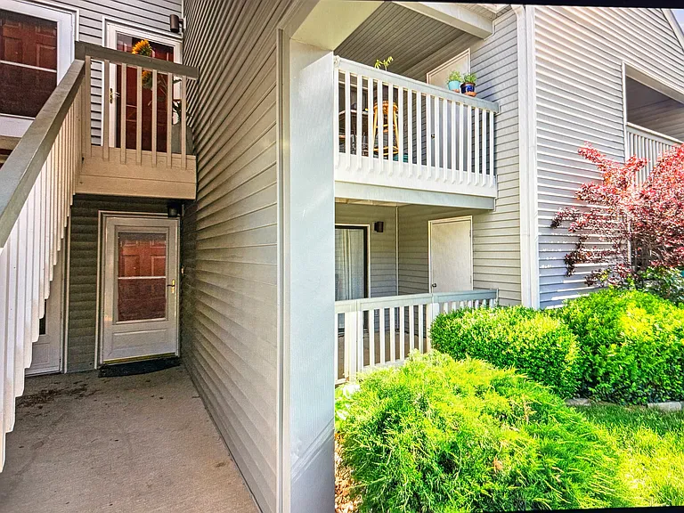 8789 W 106th Ter — Photo 16