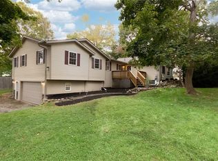 10137 Johnnycake Ridge Rd, Concord Township, OH 44077