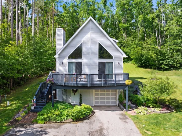 27 Michaywe Dr, Gaylord, MI 49735