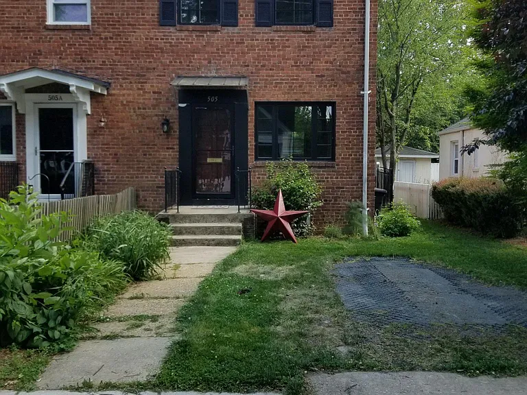 505 E Windsor Ave — Photo 1