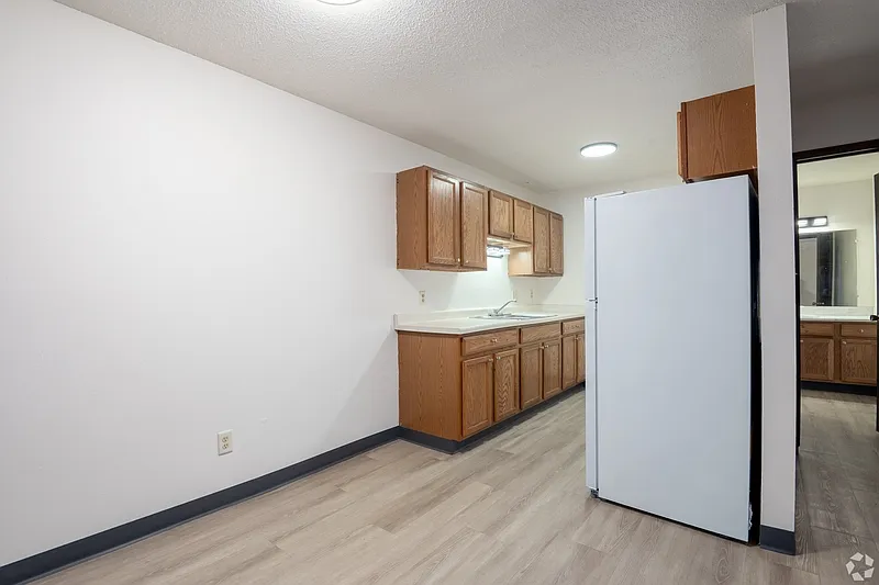 2 bed, 1.0 bath, $999 — Photo 4