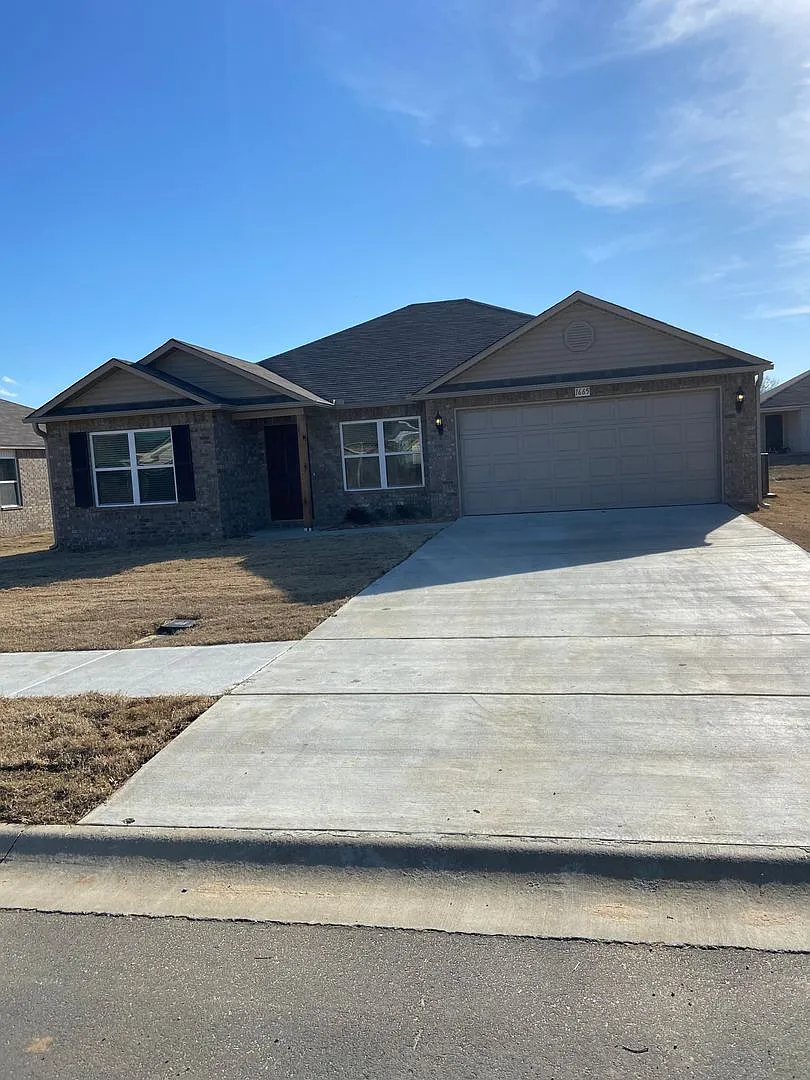 Space to Live, Room to Thrive 4-Bedroom, 2-Bath Home in Conrad Court! — Photo 3