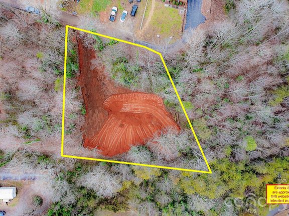 5th image of 82 Overlook Dr W