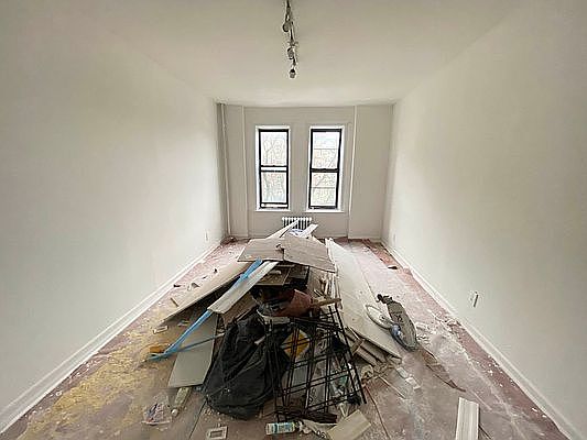 2nd image of 73 Saint Pauls Pl APT D2