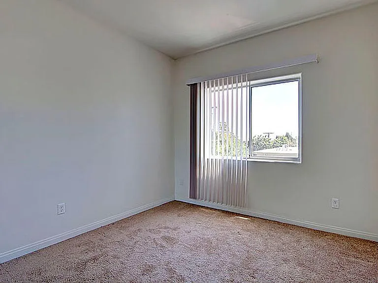 8800 Etiwanda Ave #9 — Photo 15