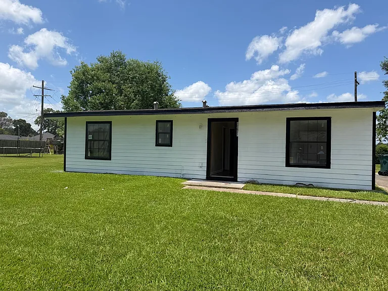 5650 Spencer Dr — Photo 1