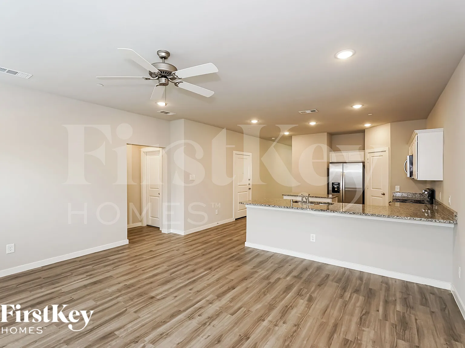 4 bed, 2.5 bath, 2056 sqft, $2,810 — Photo 4