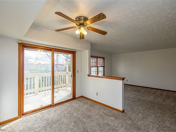 5th image of 5619 Gateway Ln #110