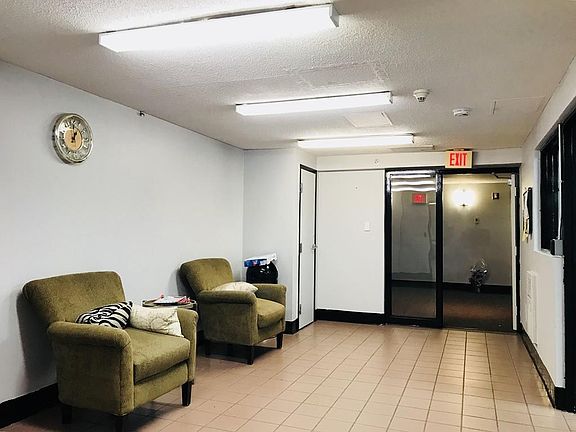 2nd image of 1025 Hancock St Unit 2D