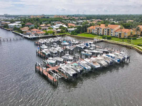 140 Yacht Club Way #101, Hypoluxo, FL 33462