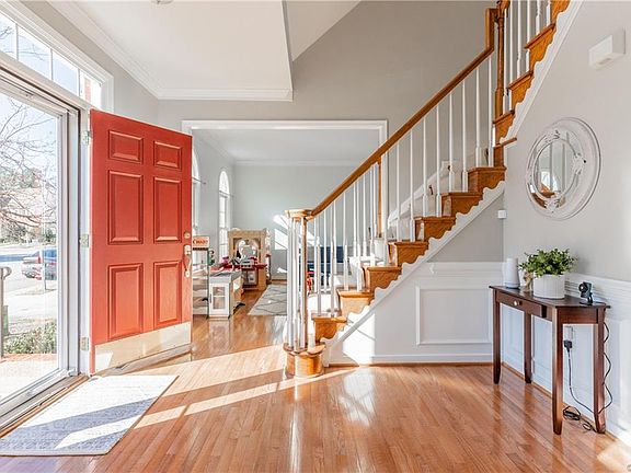 5th image of 4808 Coachmans Landing Ct