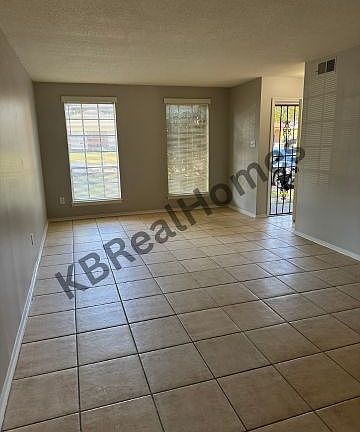 3rd image of 3240 Forest Glen St