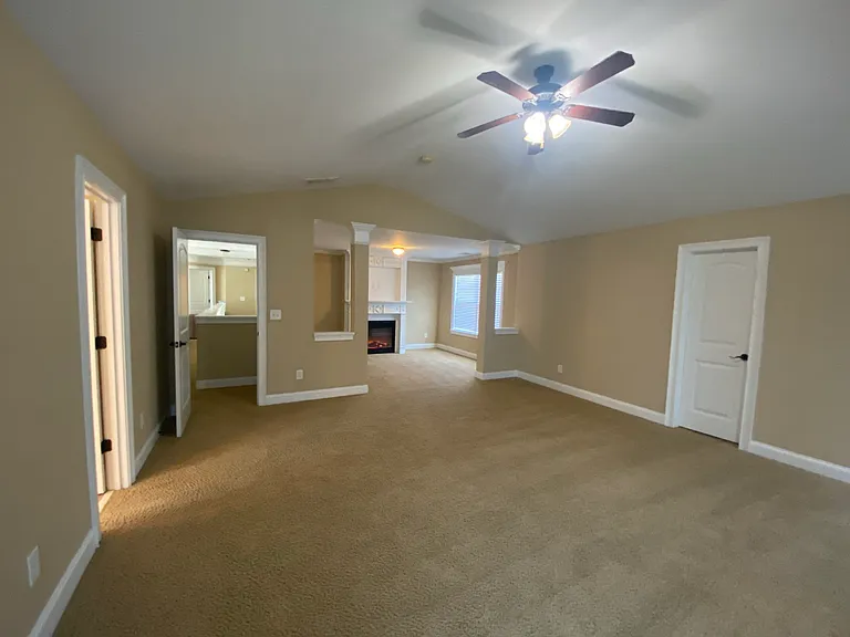 319 Haywood Dr — Photo 43