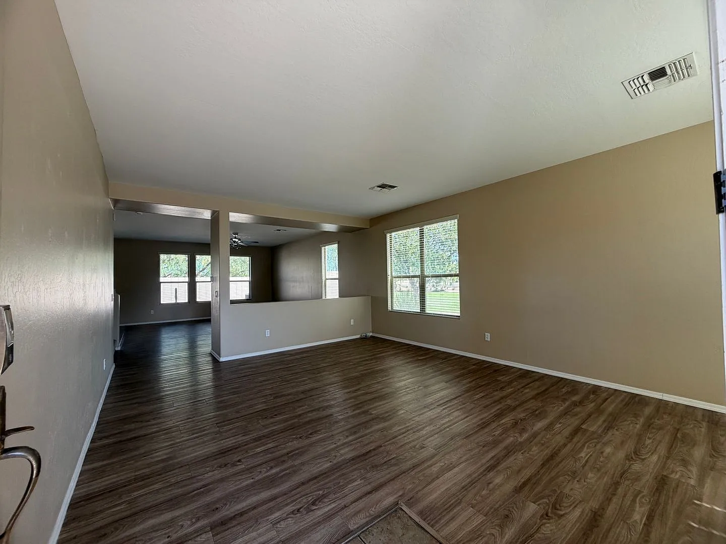 Beautiful Surprise Home with large loft and extra living room space — Photo 3