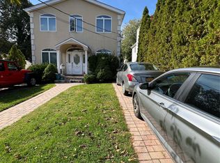 31B Marwood Rd N, Pt Washington, NY 11050