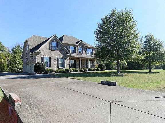 2nd image of 1226 Paramount Dr
