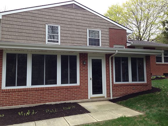 4th image of 400 North Dr