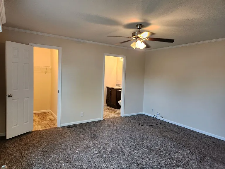 Belle Villa Lake — Photo 22