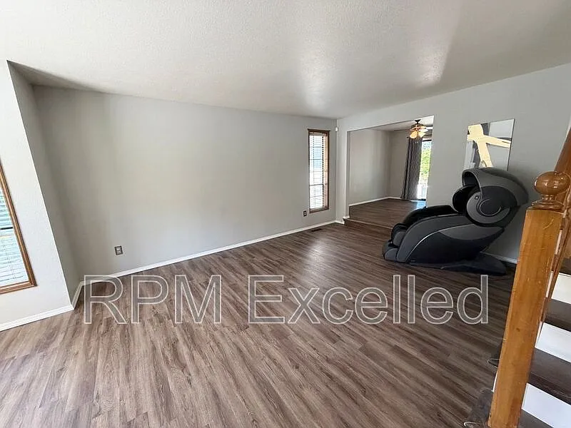 4 bed, 2.5 bath, 2243 sqft, $3,750 — Photo 3