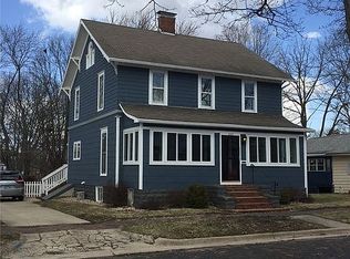 233 Jackson Ave, Charleston, IL 61920