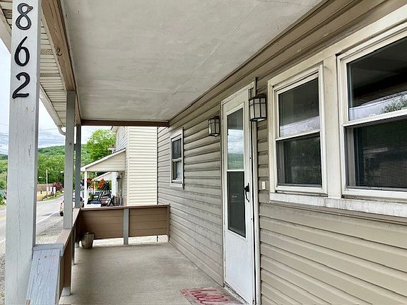 3rd image of 862 S Main St