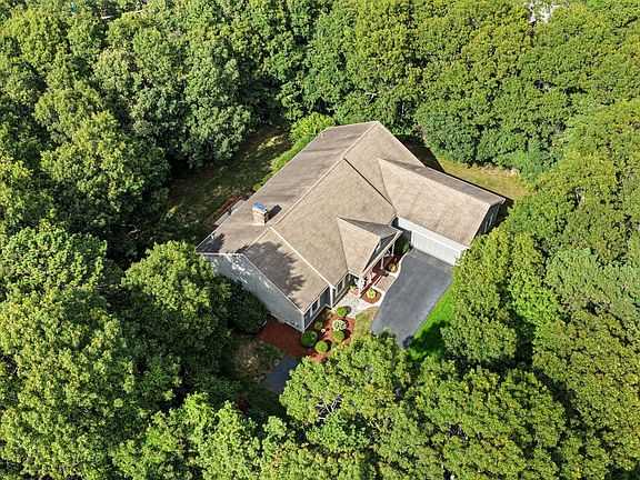 3rd image of 11 Sycamore Avenue