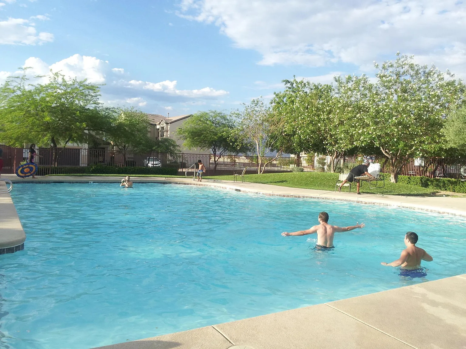 4 bed, 2.5 bath, 2000 sqft, $2,695 — Photo 3