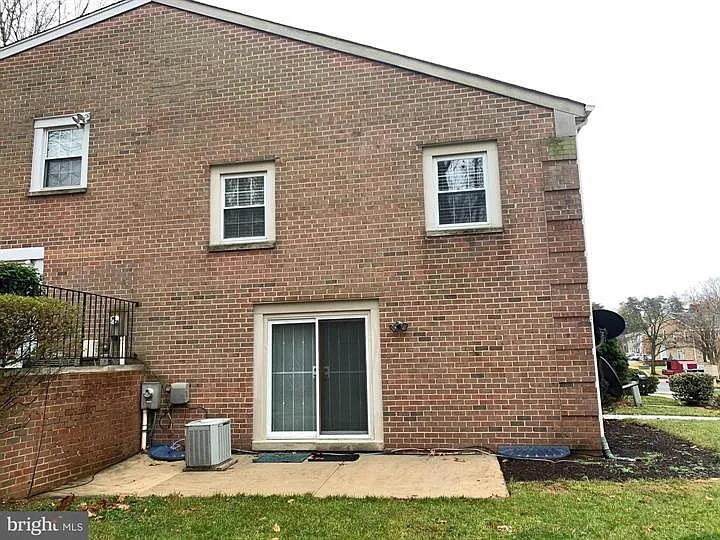 4 bed, 1552 sqft, $2,500 — Photo 3