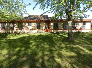 910 NE 700th Rd, Windsor, MO 65360