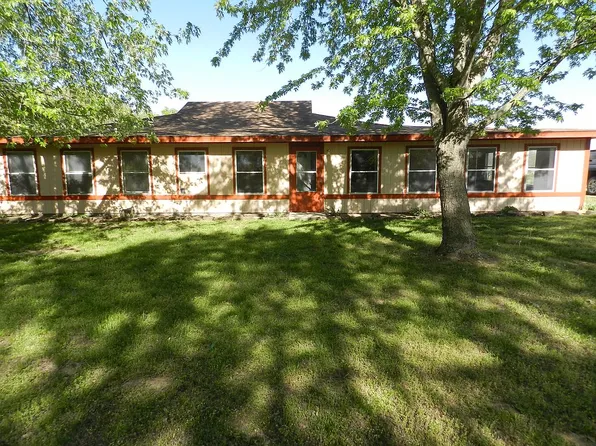 910 NE 700th Rd, Windsor, MO 65360